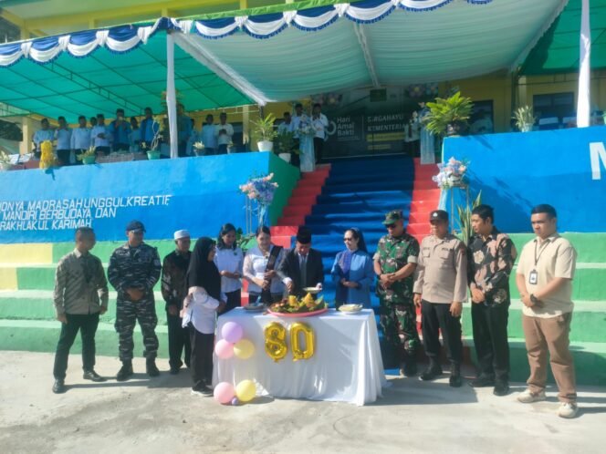 
					Koramil 1612-02/Reok Hadiri Upacara Hari Amal Bakti 2026 di MAN 1 Manggarai