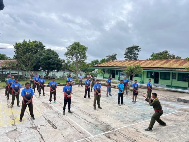 
					Anggota Kodim 1621/TTS Asah Kemampuan Pencak Silat Militer, Persiapan UKP dan Kenaikan Sabuk