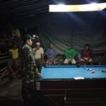 Babinsa Nowa Selatan Ajak Warga Jaga Ketertiban di Malam Hari