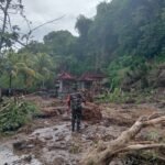 Gerak Capet, Babinsa Sakti Turun Lokasi Cek Kondisi Longsor Di Area Pura Ulun Danu