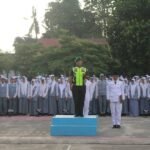 Komandan Kodim 1608/Bima Jadi Inspektur Upacara di SMAN 1 Kota Bima