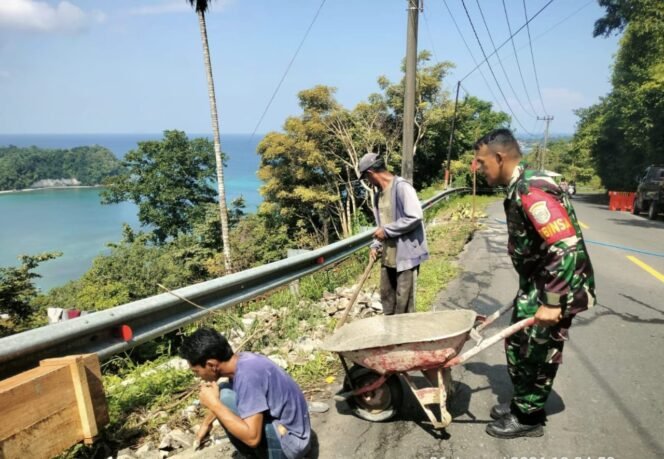 
					Jajaran Korem 012/TU Turun Tangan Perbaiki Infrastruktur Terdampak Curah Hujan