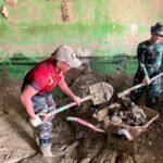 Aksi Heroik Prajurit Macan Leuser Bersihkan Lingkungan Sekolah