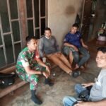 Babinsa Jelai Hulu Pererat Silaturahmi Melalui Komsos Bersama Warga Desa Riam Danau Kanan
