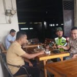 Babinsa Posramil Jeumpa Tingkatkan Silaturahmi dan Kerja Sama dengan Pemuda Desa Binaan.