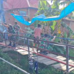 Bantu Kesulitan Warga binaannya, Kodim 0409/Rejang Lebong Bantu Renovasi Jembatan Gantung Desa Ujung Tanjung 1 Kabupaten Lebong