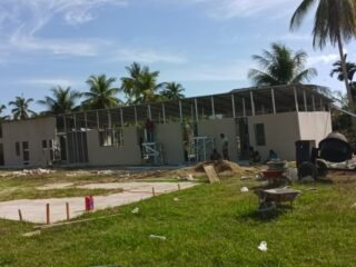 Percepat Pemulihan Pasca Bencana, Babinsa Koramil 29/Lkh Dampingi Pembangunan 96 Unit Huntara di Alue Krak Kaye