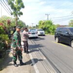 TNI Hadir Jaga Ketertiban Upacara Adat, Babinsa Perean Tengah Amankan Prosesi Ngaben Warga