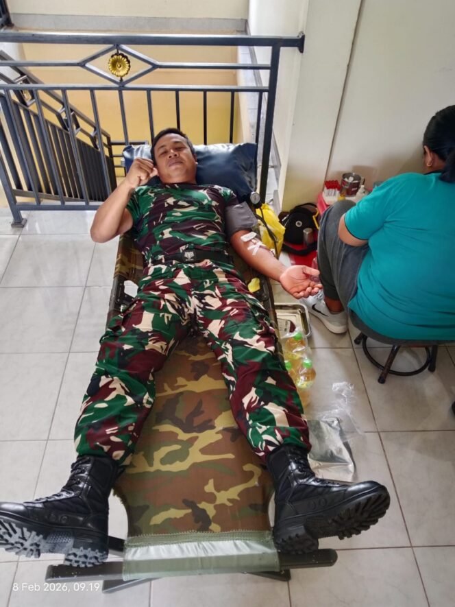
					Donor Darah, TNI Dan Karang Taruna Di Gelgel Peduli Sesama