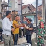 Sinergi TNI Polri Dan Puskeswan Cegah Rabies, Babinsa Satra Dampingi Vaksinasi