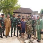 Aster Kasdam XXI/Radin Inten Tinjau Lokasi Program RTLH pada Pembukaan TMMD ke-127 di Pesawaran