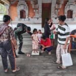 Sinergi Babinsa dan Tenaga Kesehatan, Posyandu Pengiangan Salurkan PMT Balita