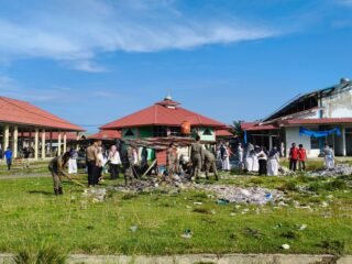 Kodim 0428/Mukomuko Melaksanakan Karya Bhakti, Gerakan Lingkungan Hidup Bebas Sampah (Zero Waste)