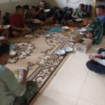 Satgas TMMD 127 Kendari Pererat Kebersamaan Lewat Makan Siang Sederhana