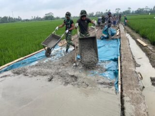 Sasaran Fisik TMMD Ke-127 di Desa Tanjung Rejo, Rabat Beton Capai ±100Meter