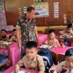 Wujudkan Generasi Emas, Babinsa Kodim 1420/Sidrap Kawal Distribusi Makan Bergizi Gratis di Seluruh Kecamatan