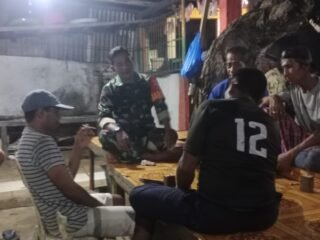 Patroli Humanis Koramil 1614-01/Dompu Ciptakan Lingkungan Kondusif