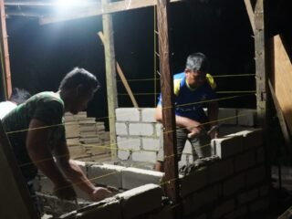 Satgas TMMD Reguler ke-127 Kodim 1015/Sampit Lembur Bangun MCK dan Tempat Wudhu Demi Kenyamanan Ibadah Warga