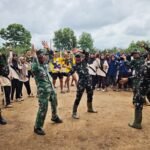 Satgas TMMD Latih Yel-Yel Siswa untuk Tingkatkan Kekompakan dan Semangat Kebersamaan