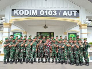 Dandim 0103/Aceh Utara Pimpin Tradisi Penerimaan Warga Baru dan Wisuda Purnawira