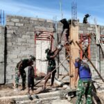 Melalui Program TMMD Kodim 1618/TTU, Tiang-Tiang Sekolah Berdiri dengan Semangat Persatuan