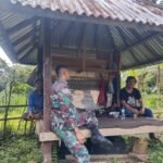 BABINSA DESA PENGIANGAN LAKSANAKAN KOMSOS, PANTAU SITUASI DAN KAMTIBMAS WILAYAH BINAAN