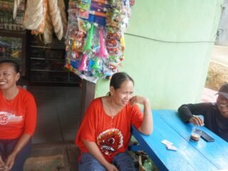 Satgas TMMD Tanamkan Nilai Kebersamaan dan Toleransi Melalui Dialog Bersama Warga