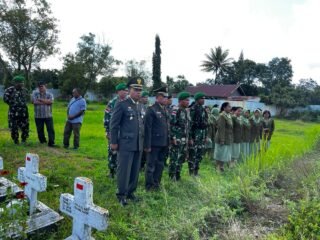 TNI AD Gelar Upacara Pemakaman Militer untuk Kapten Inf Wagino di Atambua