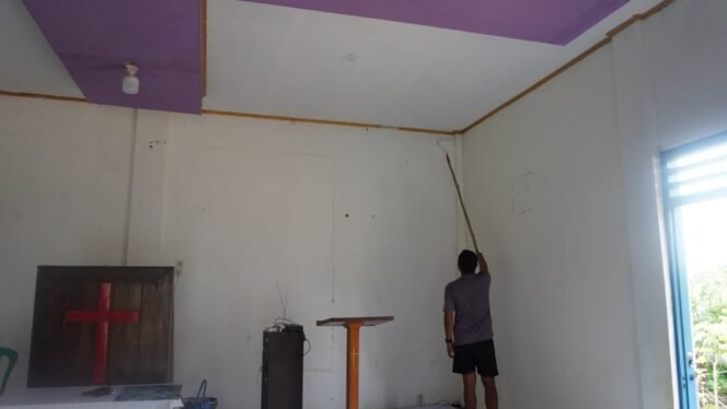 
					Sentuhan Tangan Terampil, Satgas TMMD 127 Percantik Rumah Ibadah Warga