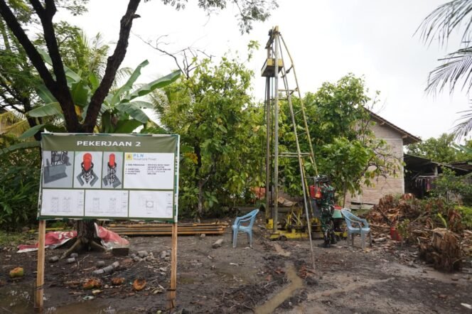 
					Satgas TMMD Lanjutkan Pengerjaan Sumur Bor Ibu Rumiani, Fokus Pemasangan Casing