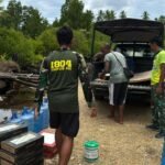 Kodim 1804/Kaimana Distribusi Material TMMD 127 dari Kampung Marsi ke Kampung Sisir 2 Libatkan Putra Daerah