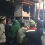 Wujud Pengabdian TNI, Babinsa Undisan Amankan Hiburan Rakyat dalam Rangka Piodalan