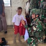 TNI Hadir Dukung Pendidikan Perbatasan: Pos Bulangkop Satgas Yonif 751/VJS Bagikan Perlengkapan Sekolah di SD Bulangkop
