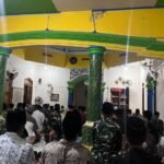 Satgas TMMD 127 Kodim 0430/BA Laksanakan Sholat Tarawih di Masjid Jami Darussalam