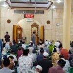 Babinsa Banjar Anyar Amankan Sholat Jumat, Wujud Sinergi TNI dan Masyarakat Jaga Kekhusyukan Ibadah