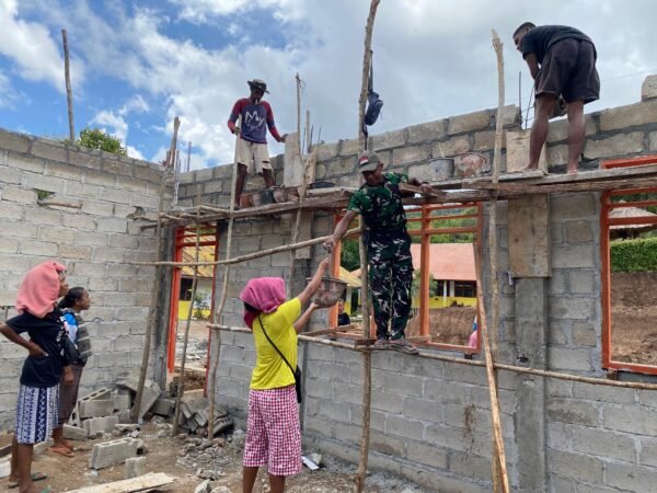 Gotong Royong Tanpa Batas, Pengecoran Tiang 4 RKB SMAN Bikomi Dikebut