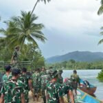 Solid dan Cepat! Kodim 1804/Kaimana Kirim Logistik TMMD 127 ke Sisir 2 Dipimpin Babinsa