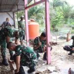 Satgas TMMD 127 Kodim 0430/BA Mulai Pembongkaran RTLH Ibu Suharti di Jalur 2 Dusun 1