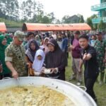 Masak Besar Bobon Santoso Bersama TNI dan Warga Kebumen,Ribuan Porsi Opor Ayam Hangatkan Kebersamaan TMMD ke-127