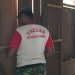 Di Tengah Puasa, Satgas TMMD Ke-127 Sampit Tetap Konsisten Bangun Rumah Warga