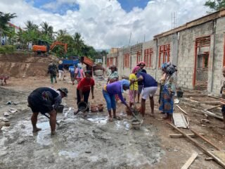 Dari Perbatasan untuk Indonesia: Kebersamaan TNI dan Rakyat Percepat 4 RKB SMAN Bikomi Nilulat