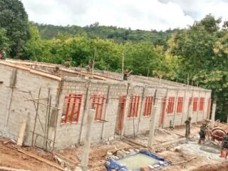 Dari Semangat Gotong Royong Lahir Harapan Baru Pendidikan di Bikomi Nilulat