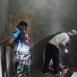 Satgas TMMD Kodim 0508/Depok Fokus Kerjakan Dinding Dalam RTLH Ibu Murdiana
