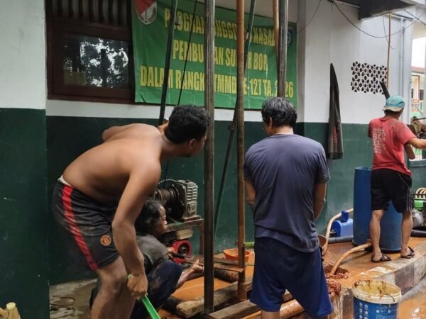 Pembuatan Sumur Bor di MI Darul Falah II Capai 70 Persen, TMMD Ke-127 Kodim 0508/Depok Optimalkan Fasilitas Pendidikan