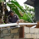 Satgas TMMD ke-127 Kodim 1015/Sampit Perkuat Sanitasi Mushola dengan Pemasangan Saluran Septic Tank