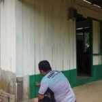 Masuki Tahap Finishing, Satgas TMMD ke-127 Kodim 1015/Sampit Cat RTLH Milik Bapak Safari