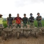 Bukan Lapis Baja. Hanya Angkong Sederhana Namun Mengangkut Harapan, Menggempur Kesulitan, dan Menaklukkan Medan Demi Masa Depan Desa