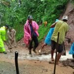 Tak Tunggu Lama, Babinsa dan Warga Pupuan Buka Kembali Jalur Ekonomi yang Tertutup Longsor
