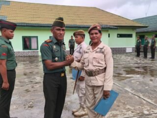 Pengabdian Tanpa Batas, Dua PNS Kemenhan Resmi Purna Bakti di Kodim 1613