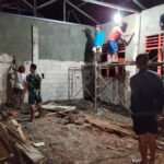 Lembur Hingga Malam, Satgas TMMD Ke-127 Kodim 1618/TTU Tuntaskan Plester RKB SMAN Bikomi Nilulat